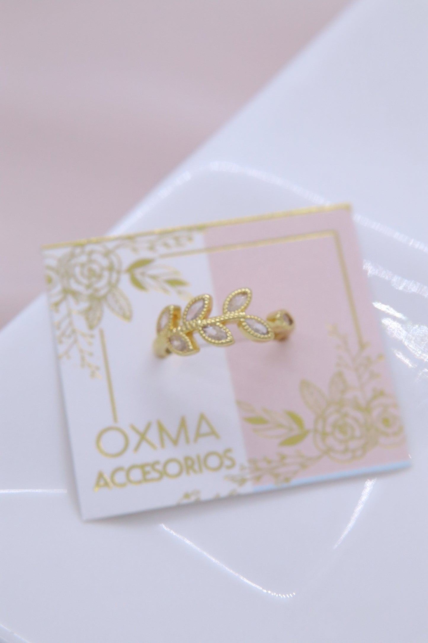 ANILLO HOJA CON CIRCONES