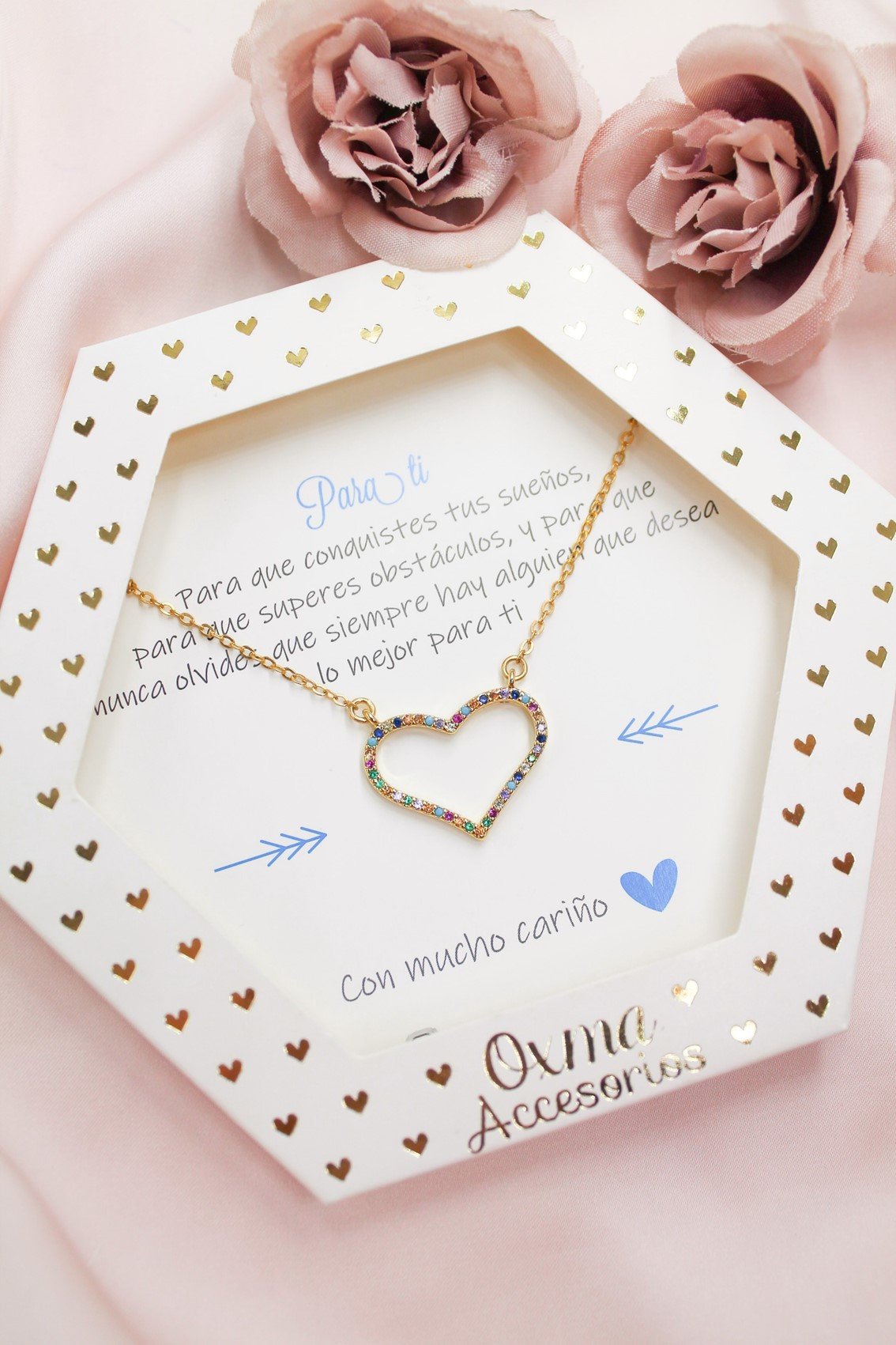 collar corazón silueta