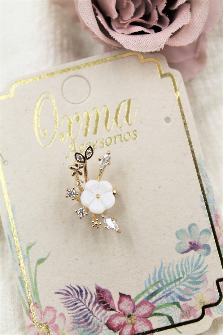 earcuff flor blanca