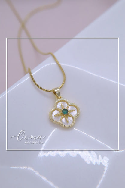 COLLAR TRÉBOL ESTRELLA