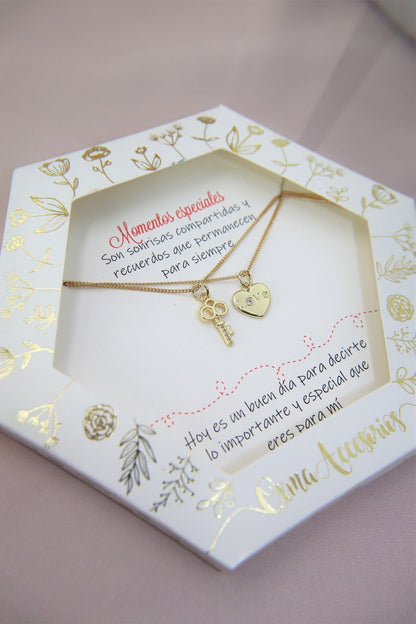 COLLARES CORA Y LLAVE